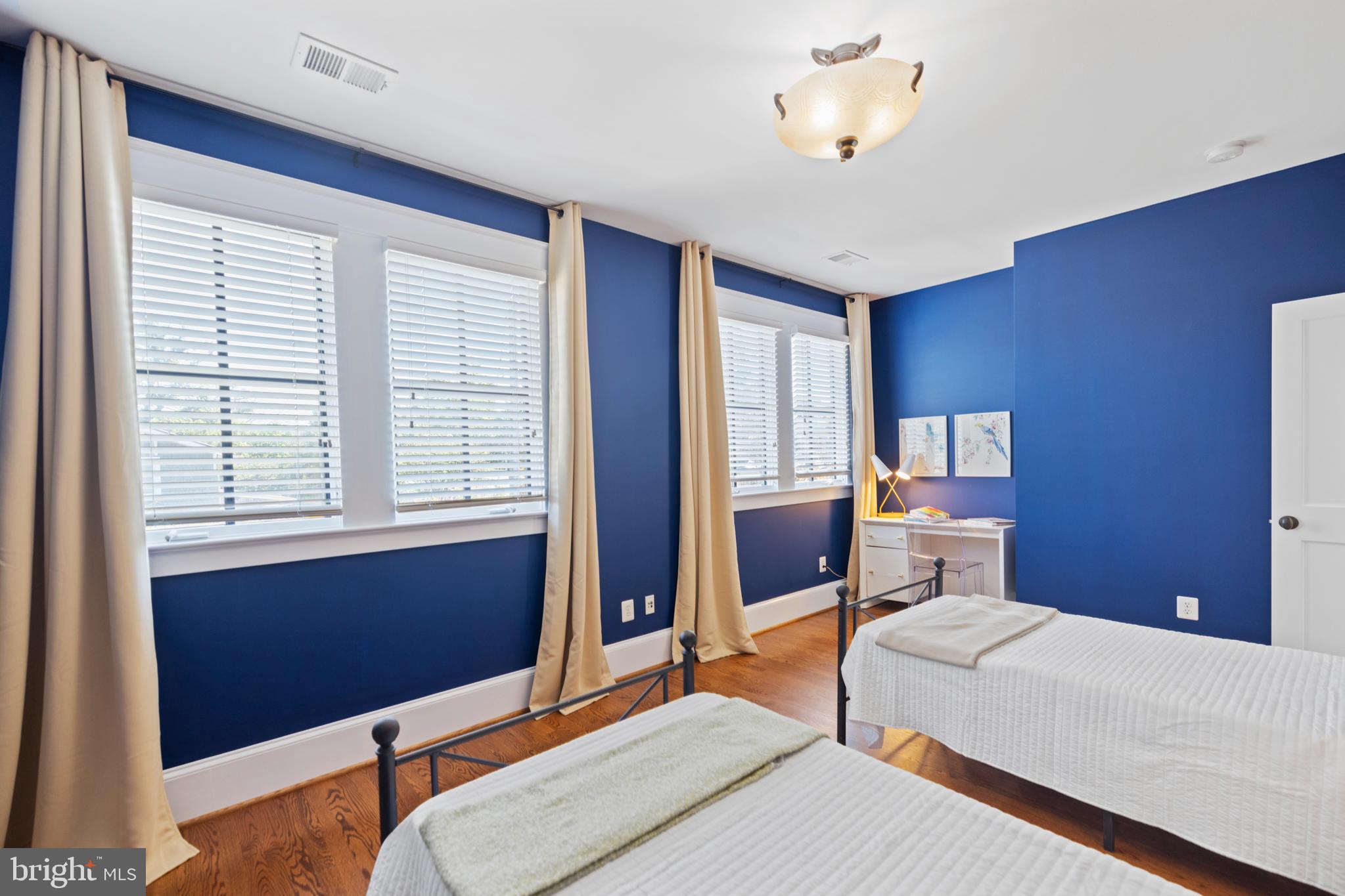 CLARENDON - Residential