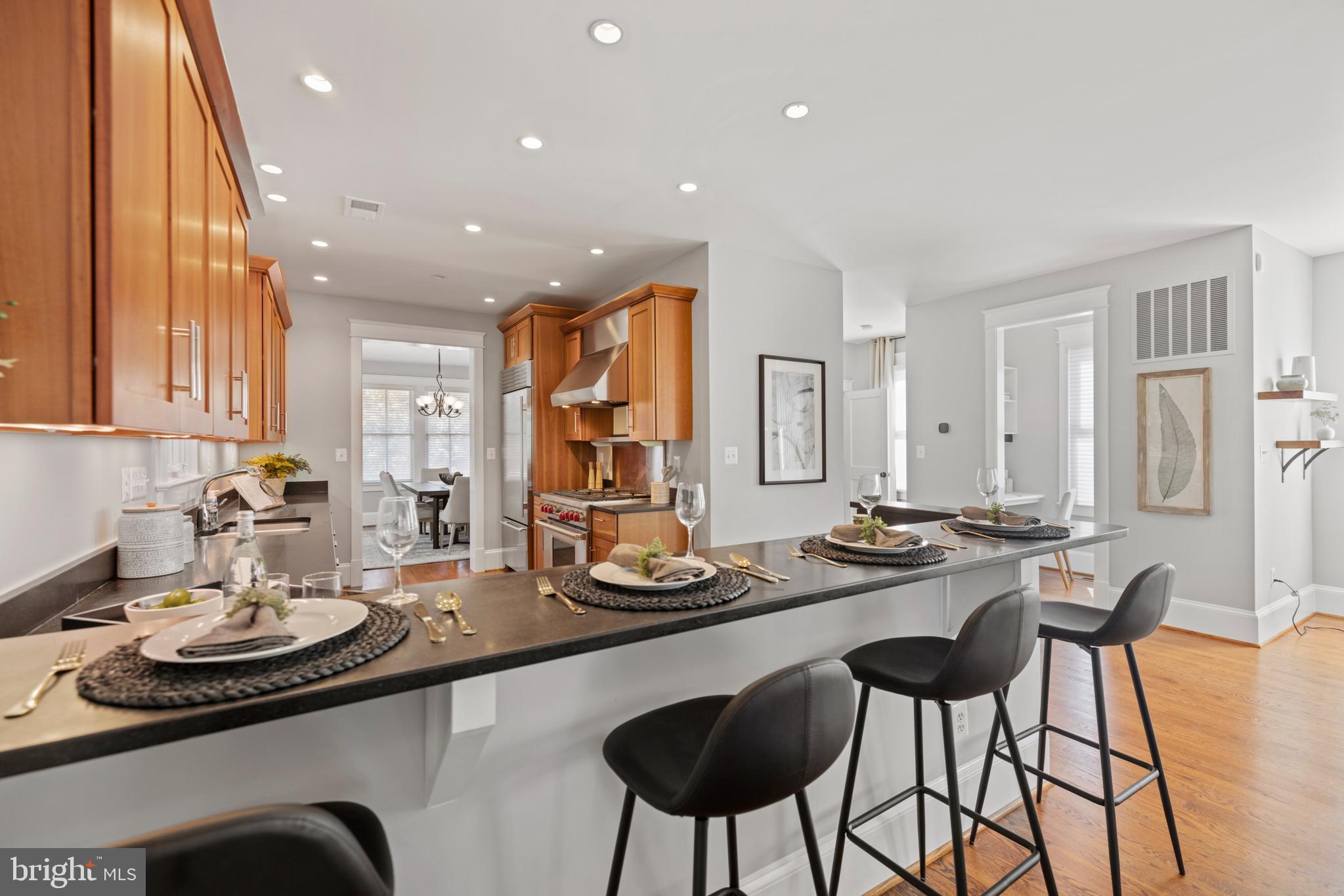 CLARENDON - Residential