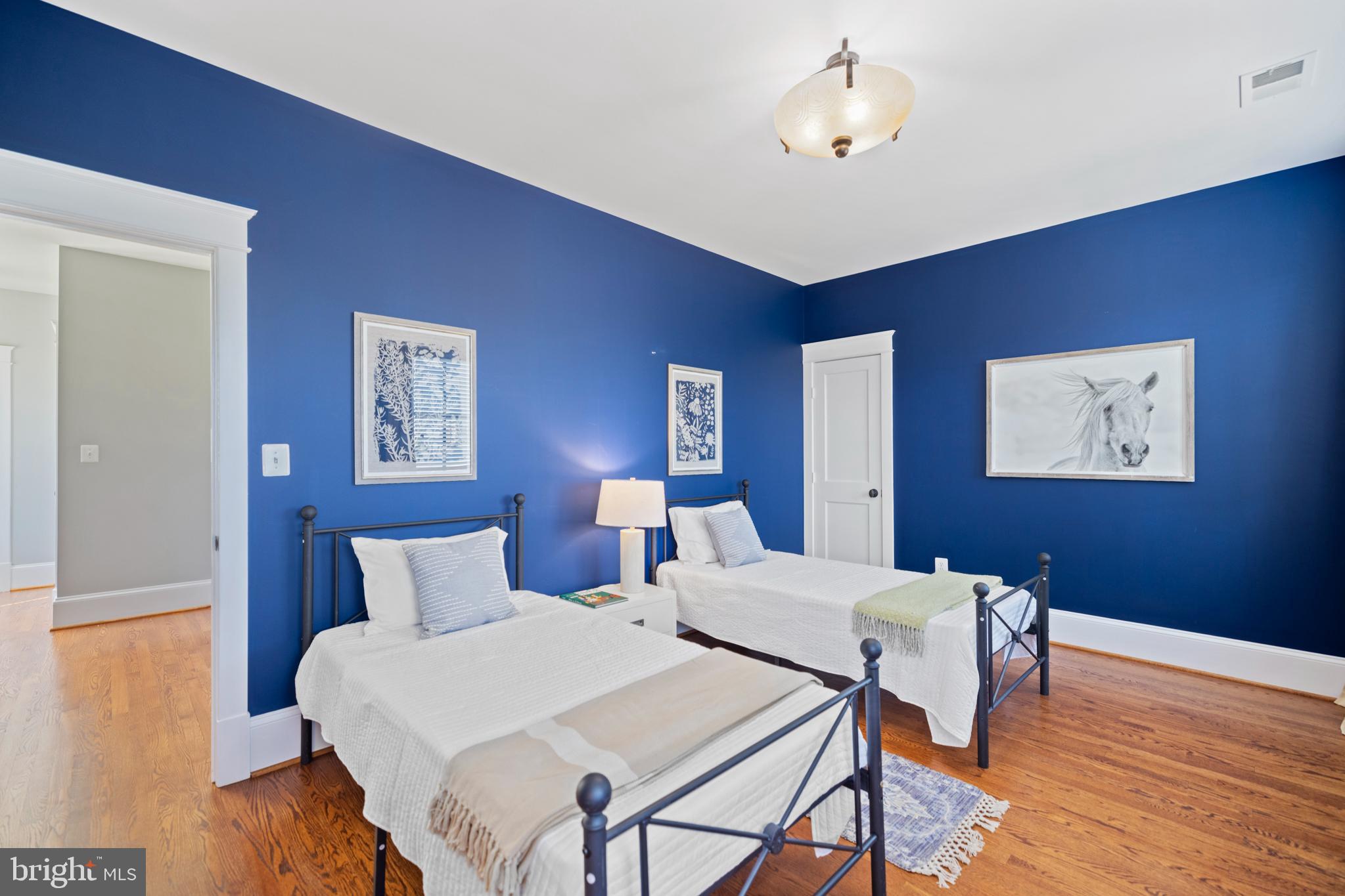 CLARENDON - Residential