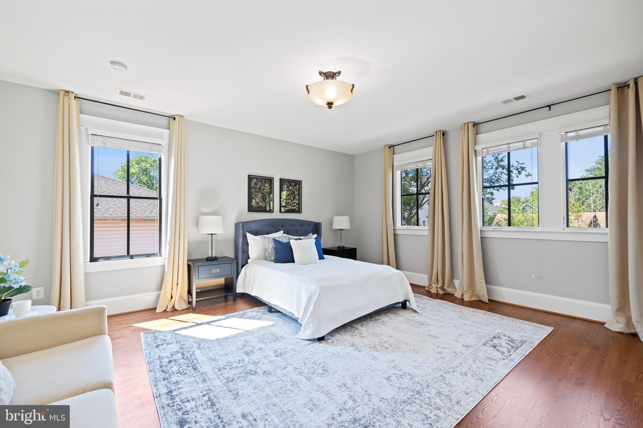 CLARENDON - Residential