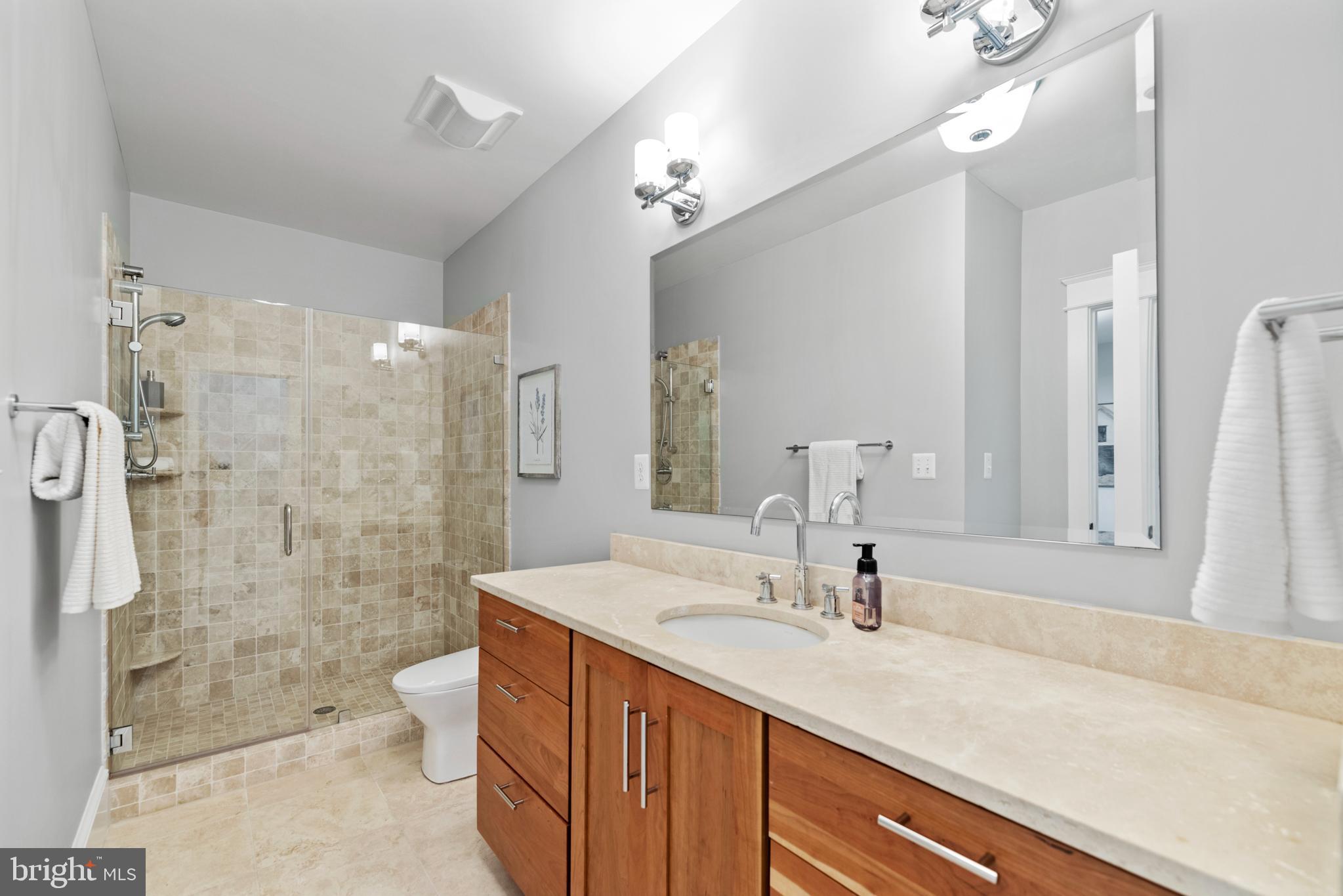 CLARENDON - Residential