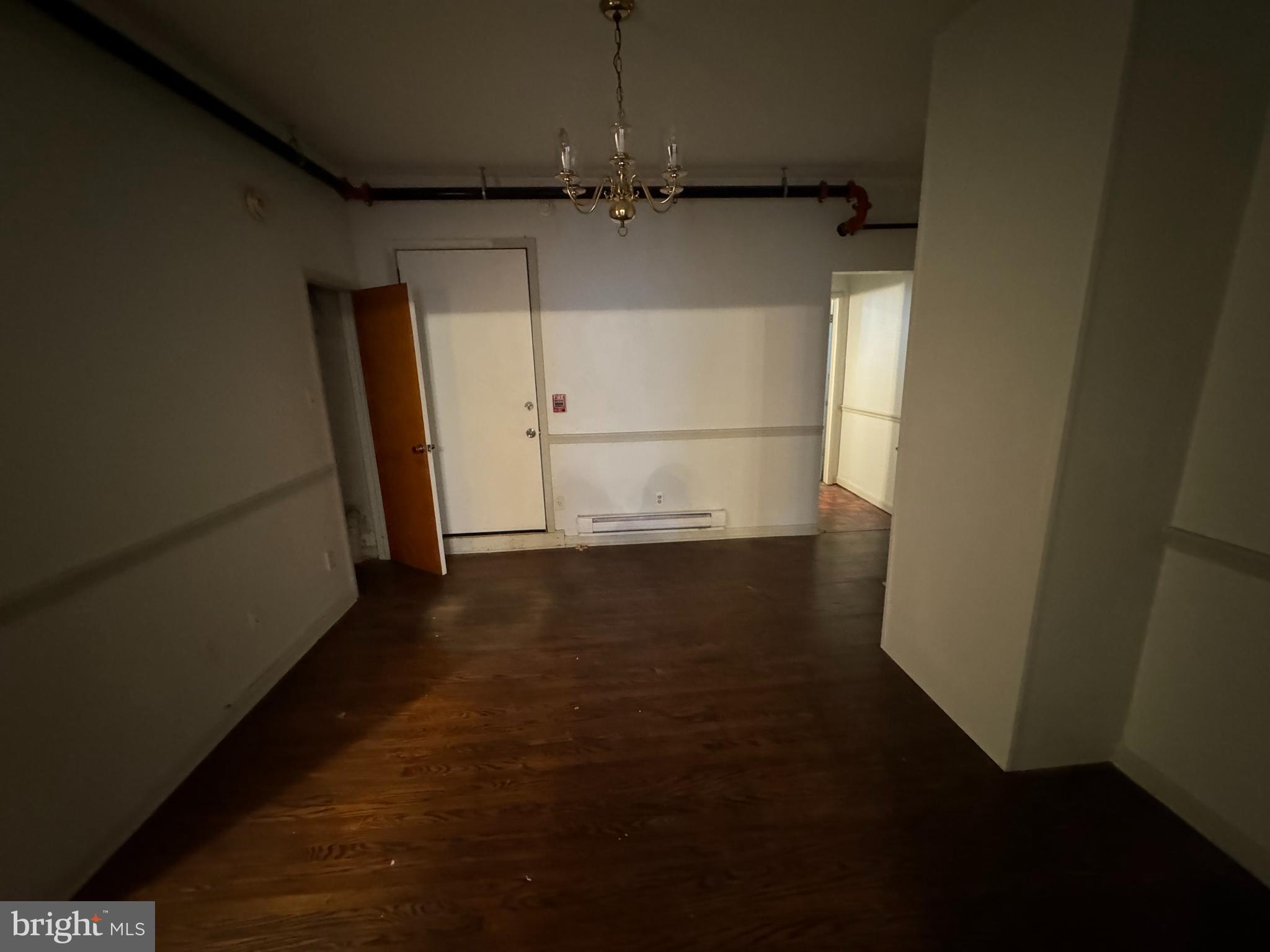 OLD CITY - Commercial Sale