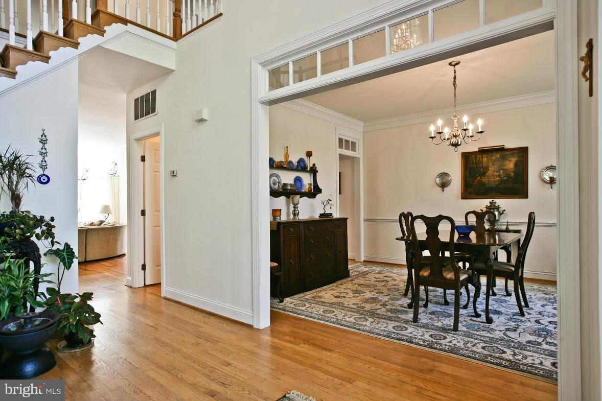 ASHLEY SQUARE - Residential