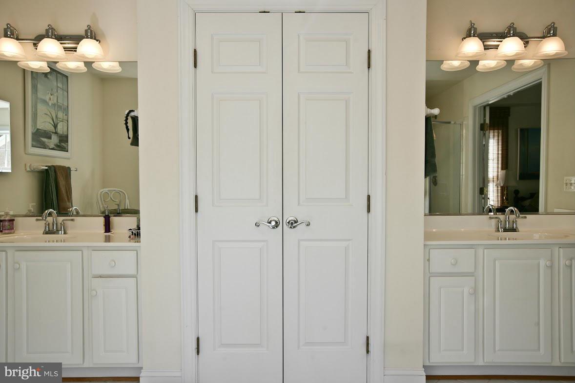 ASHLEY SQUARE - Residential