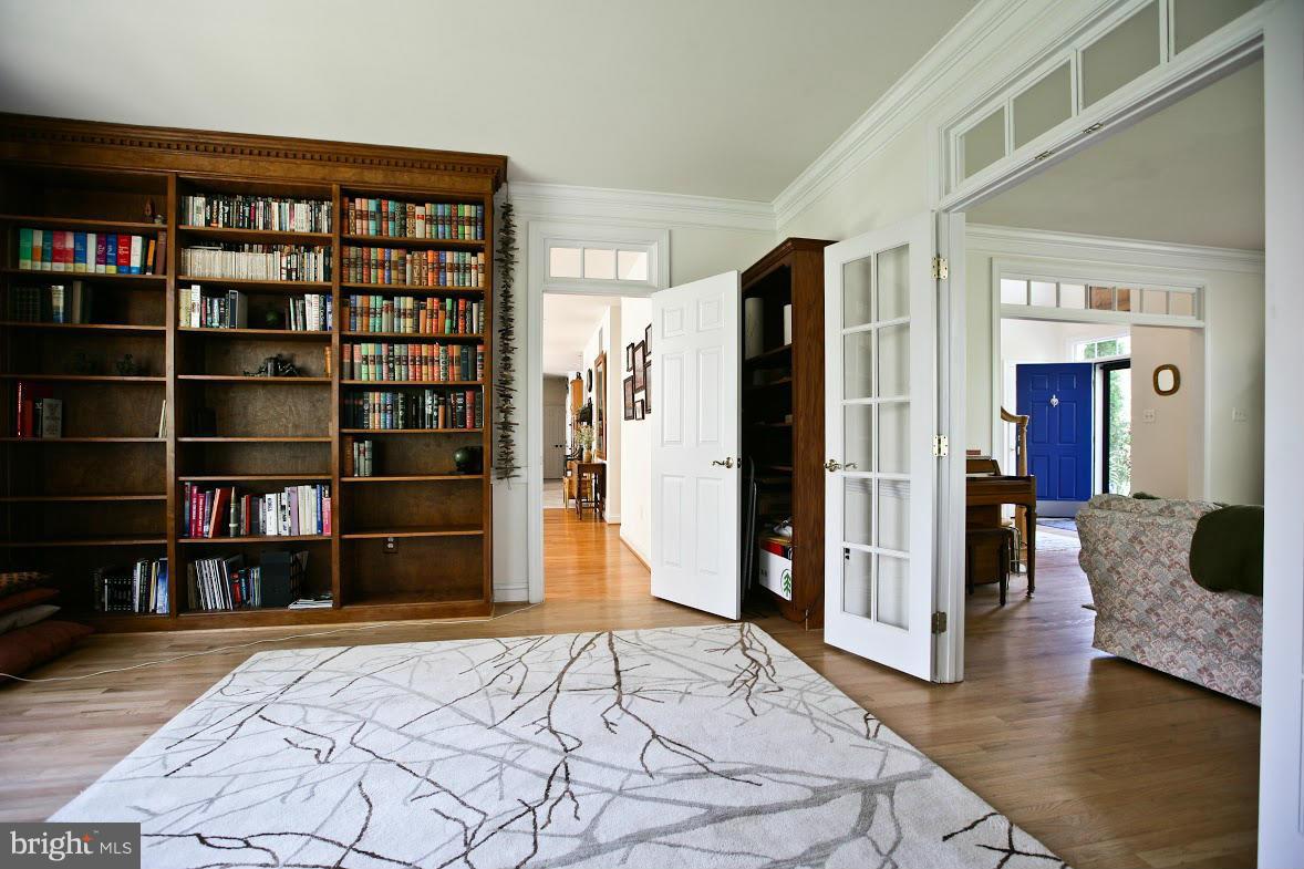 ASHLEY SQUARE - Residential