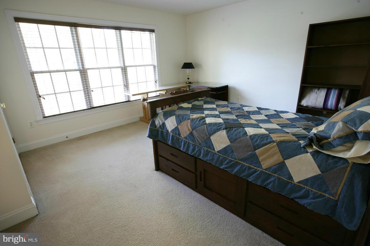 ASHLEY SQUARE - Residential