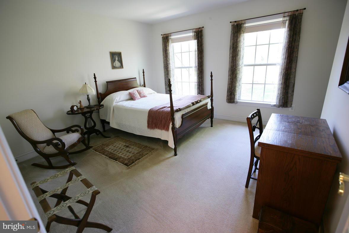 ASHLEY SQUARE - Residential