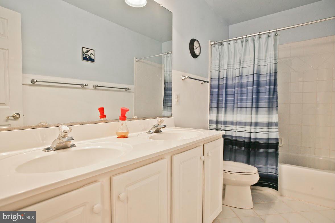 ASHLEY SQUARE - Residential