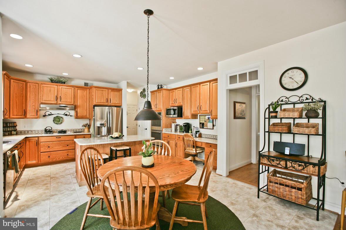 ASHLEY SQUARE - Residential