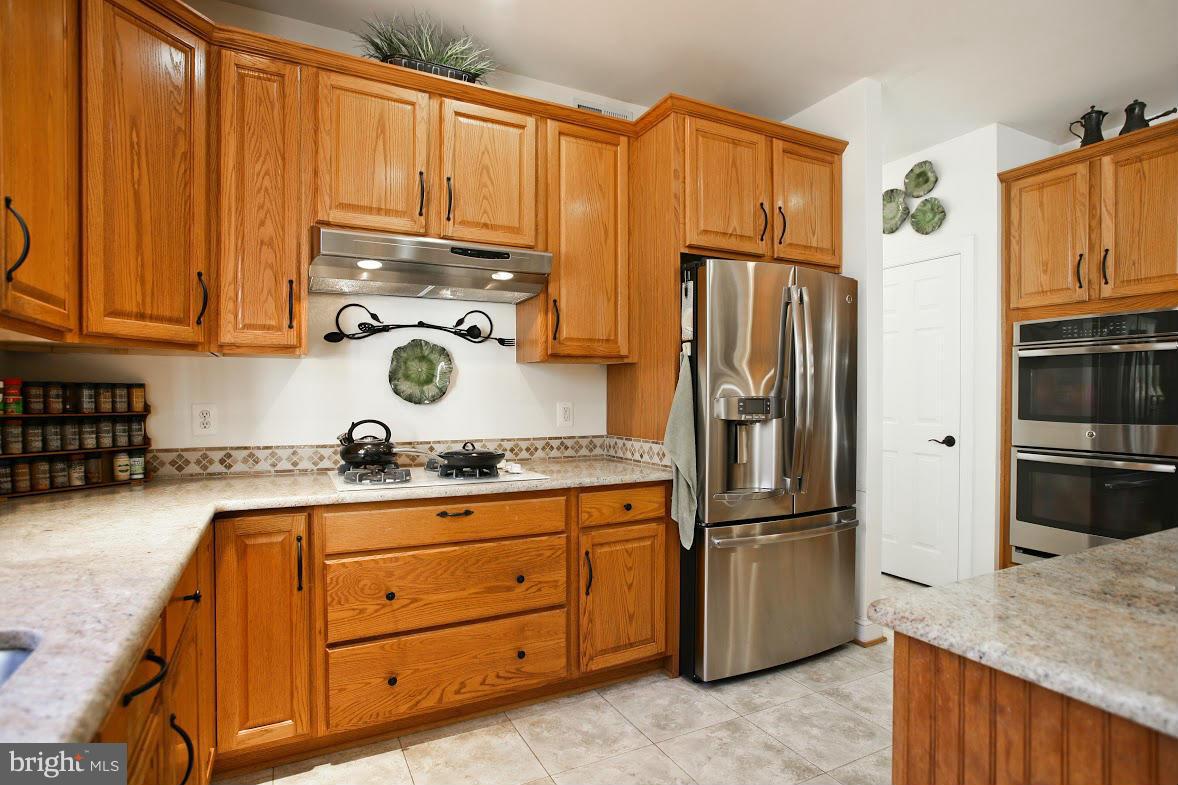 ASHLEY SQUARE - Residential