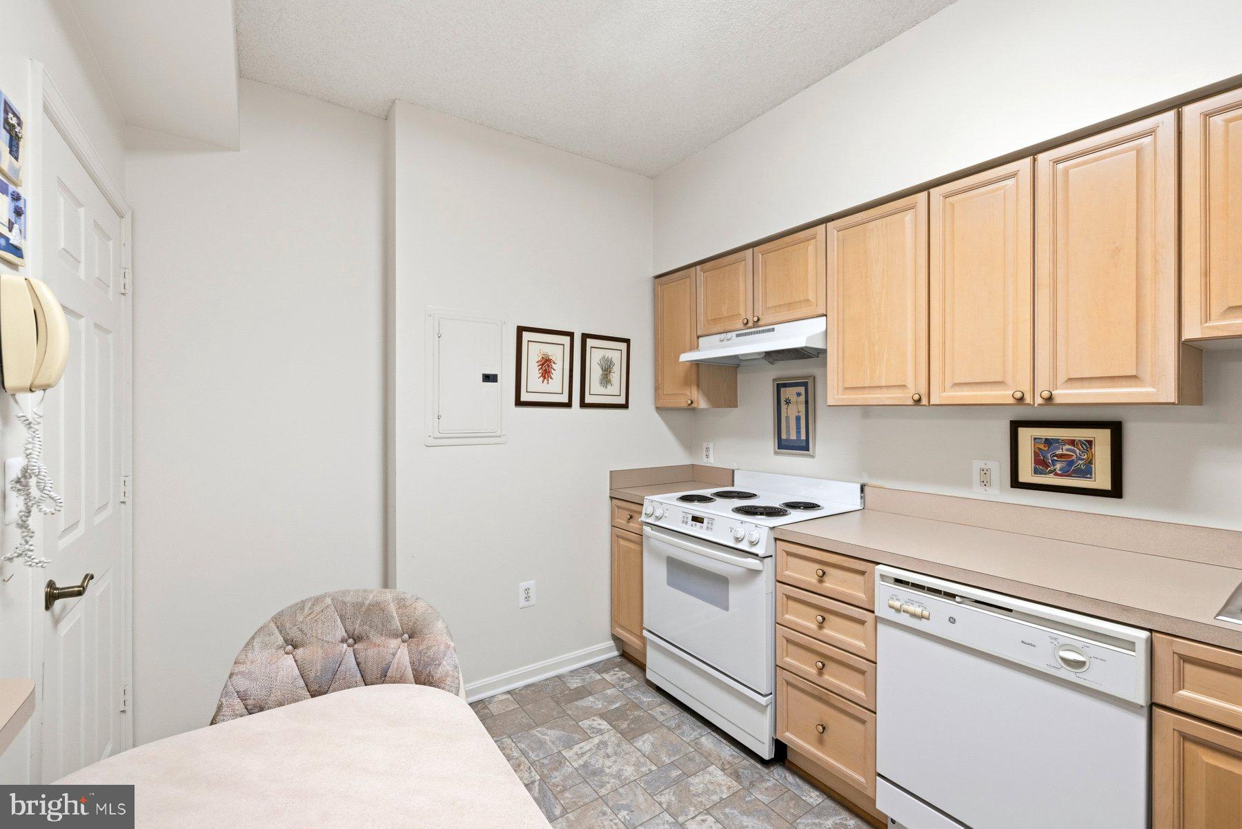 LEISURE WORLD - Residential