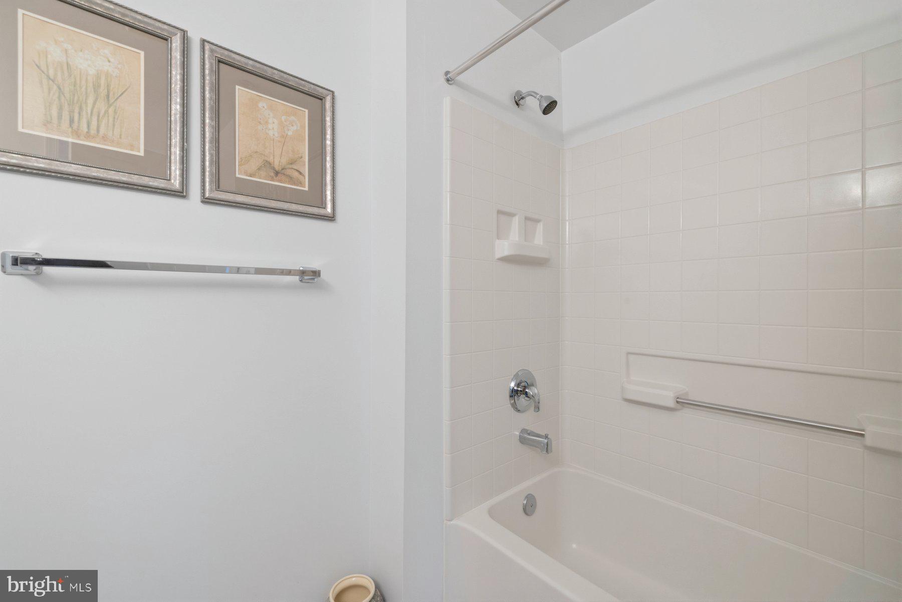 LEISURE WORLD - Residential