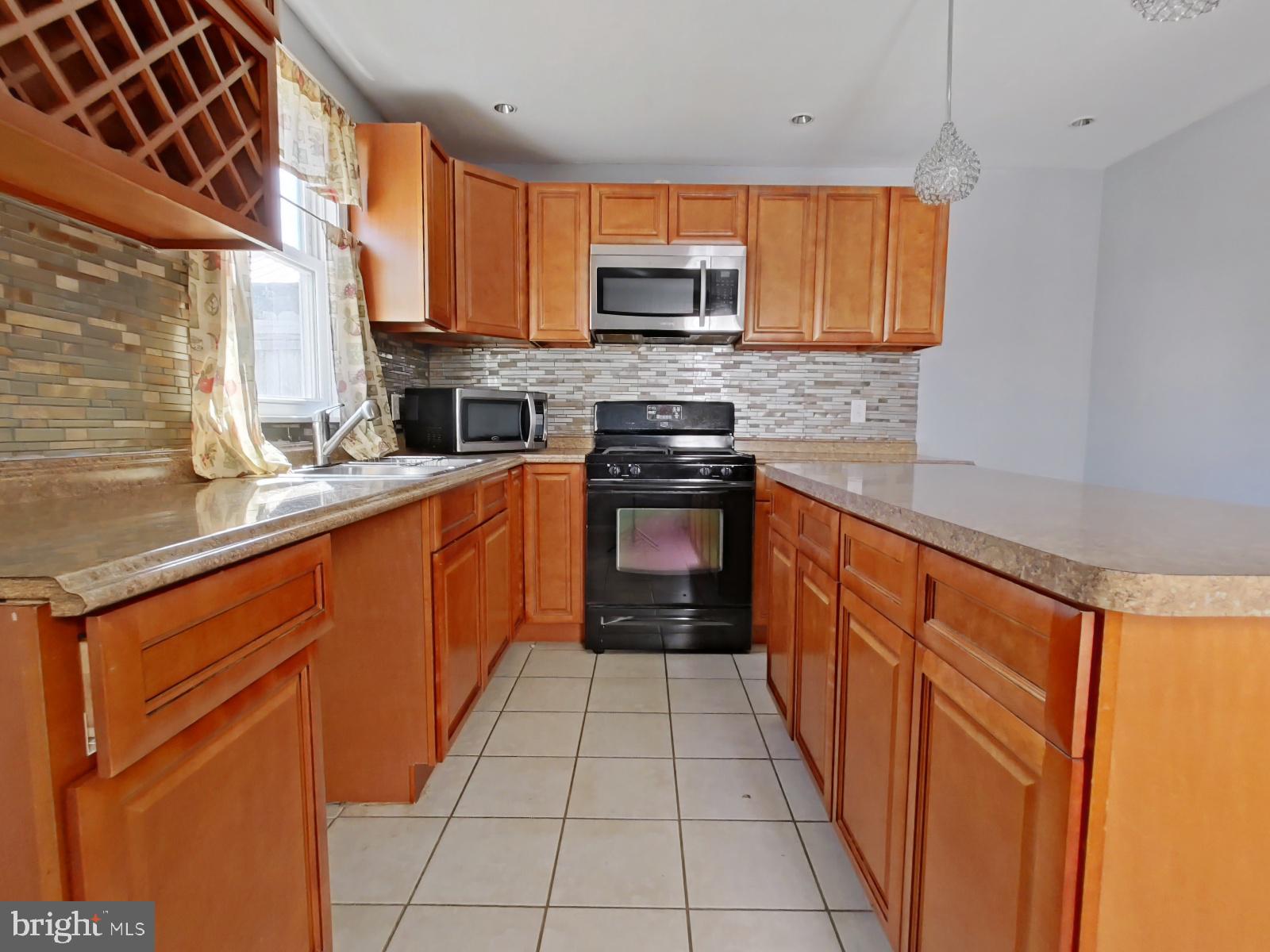 LANDSDOWNE STATION - Residential