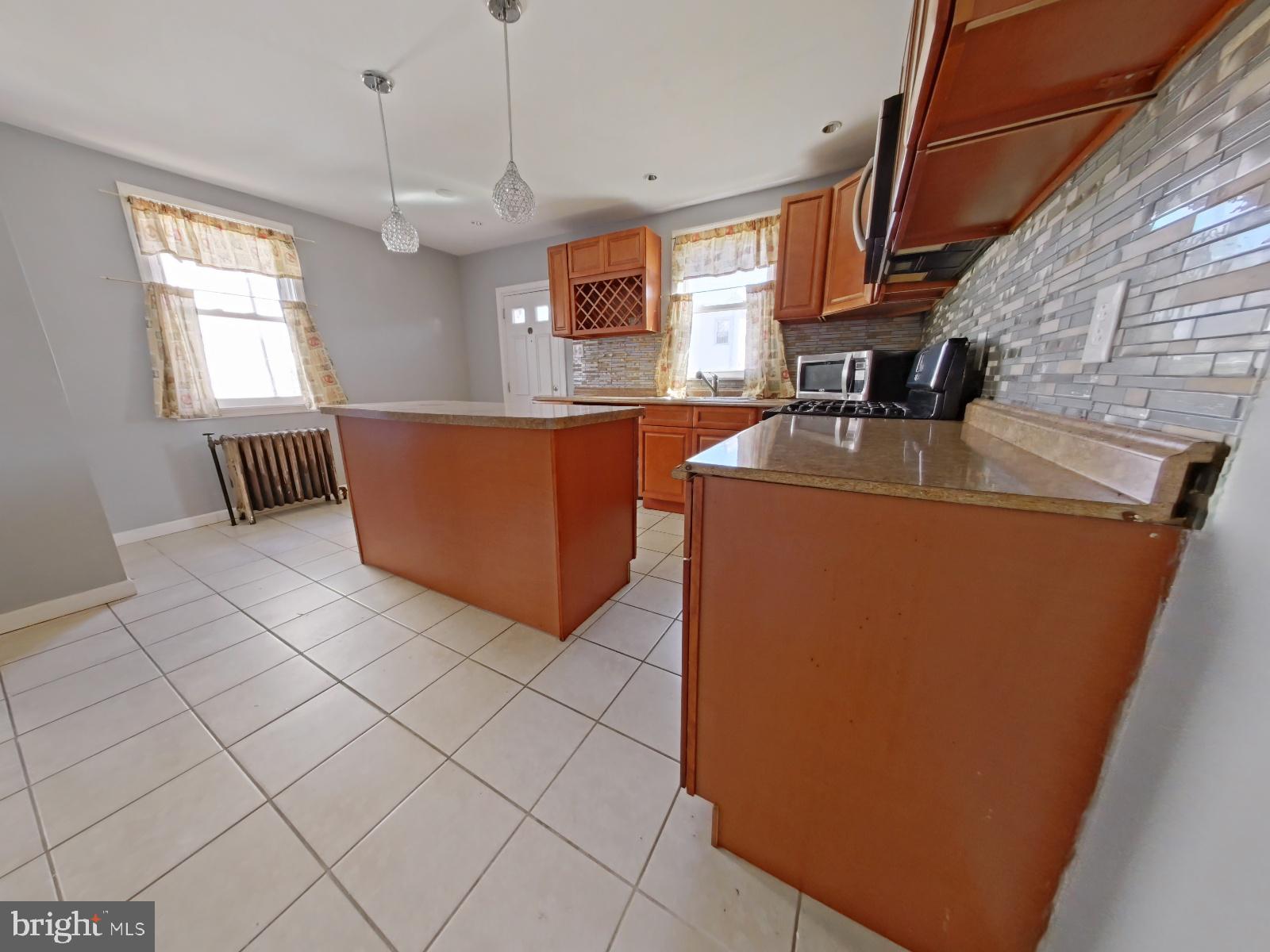 LANDSDOWNE STATION - Residential