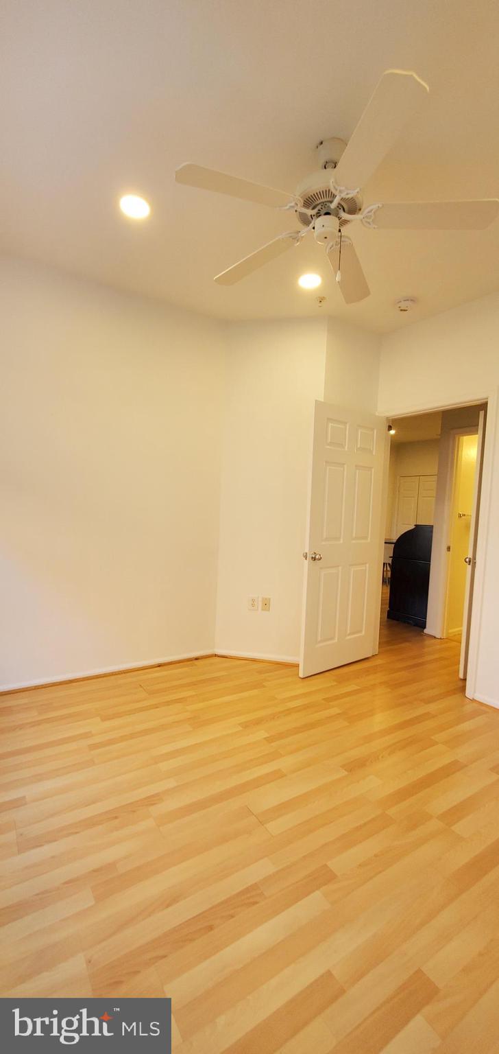 WHITE FLINT STATION - Residential