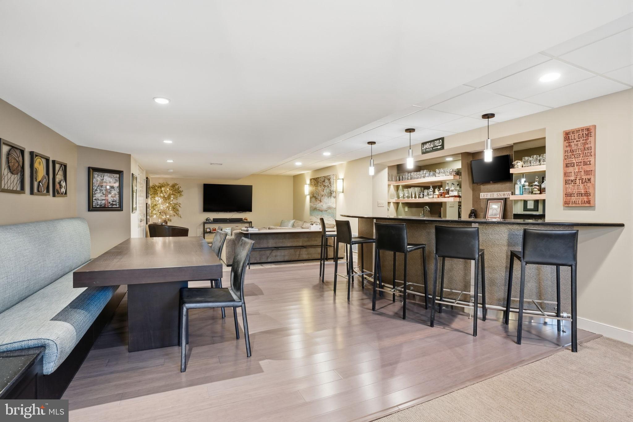 OVERLOOK AT NEWTOWN - Residential