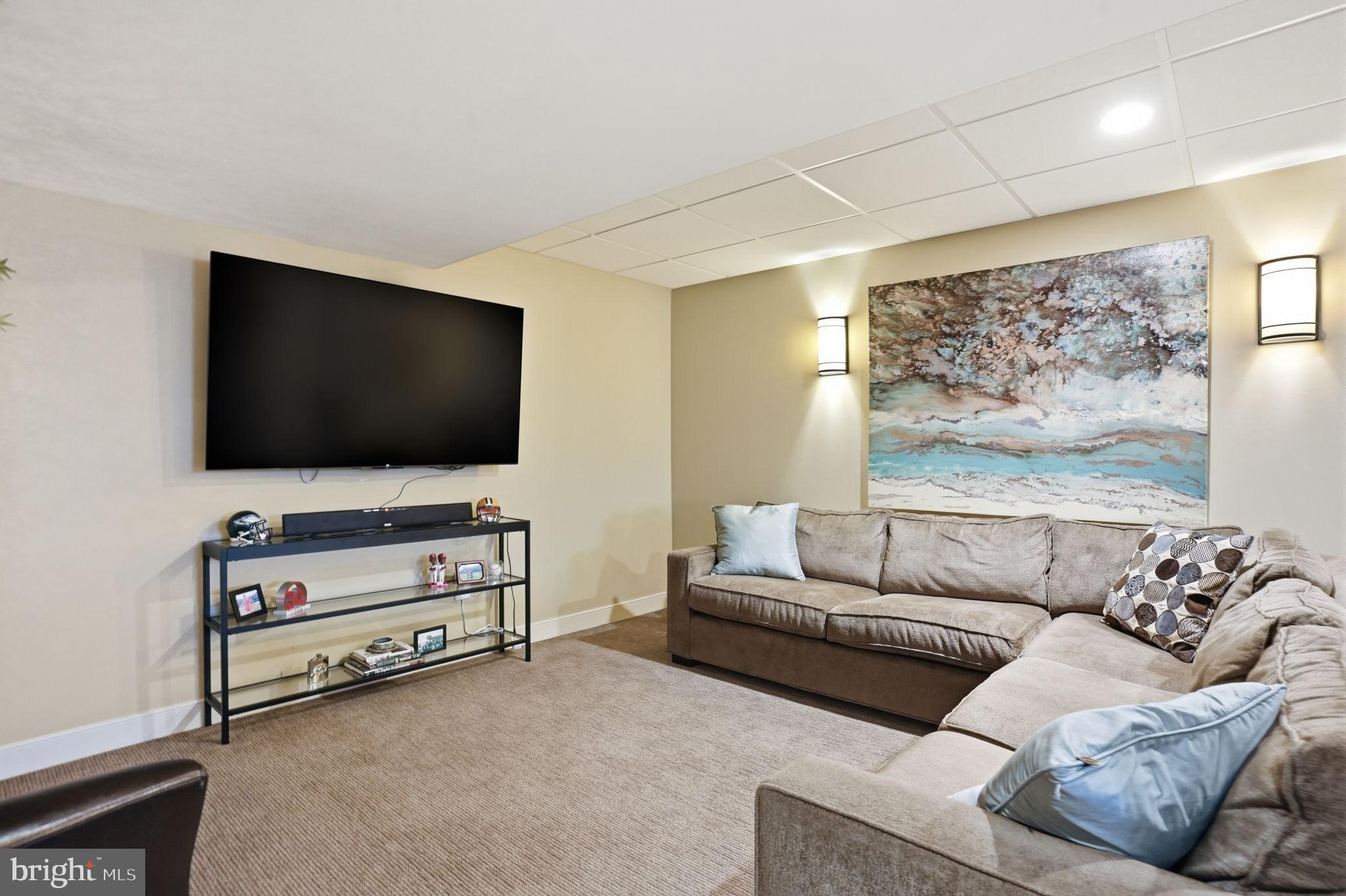 OVERLOOK AT NEWTOWN - Residential