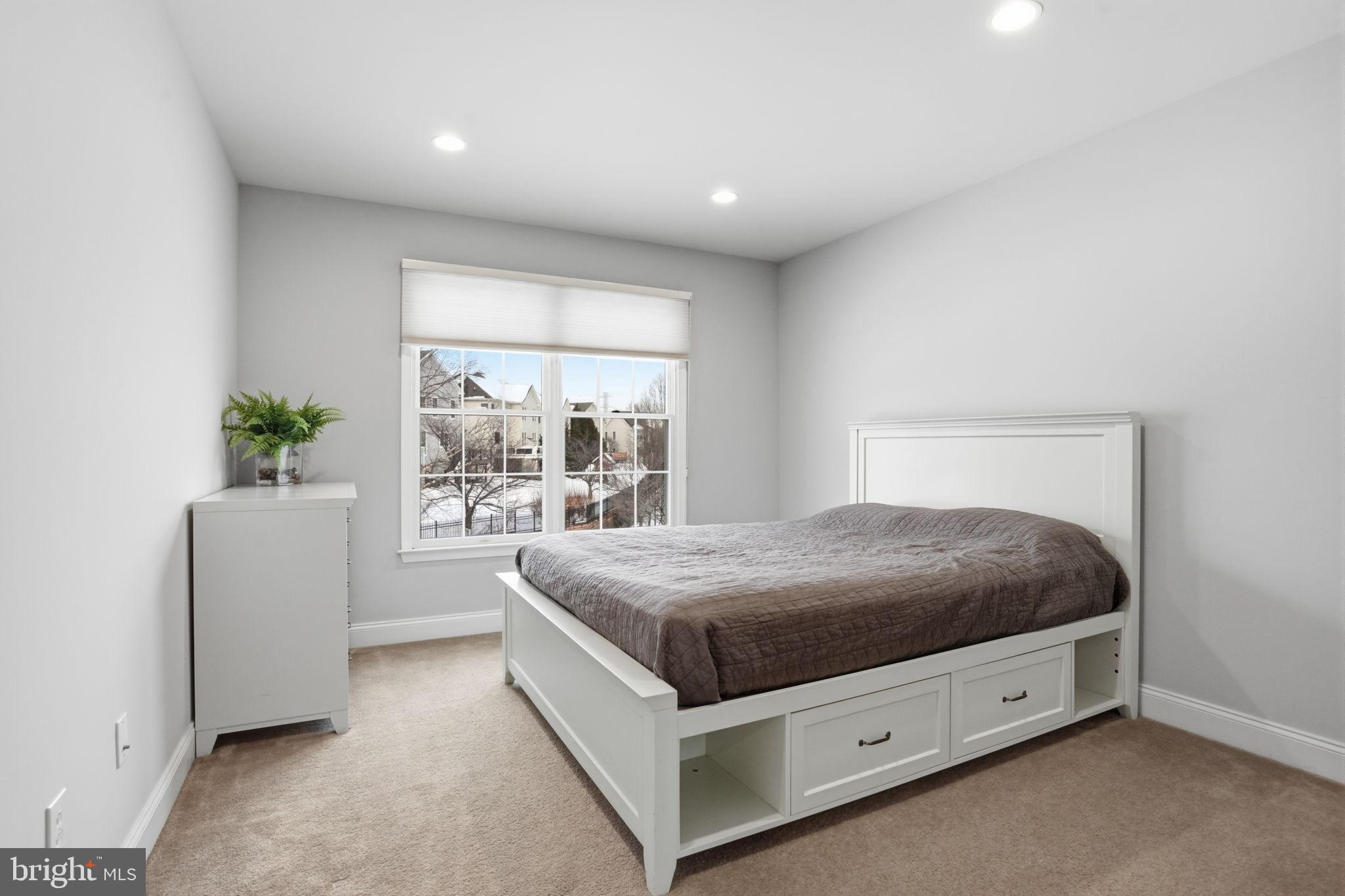 OVERLOOK AT NEWTOWN - Residential