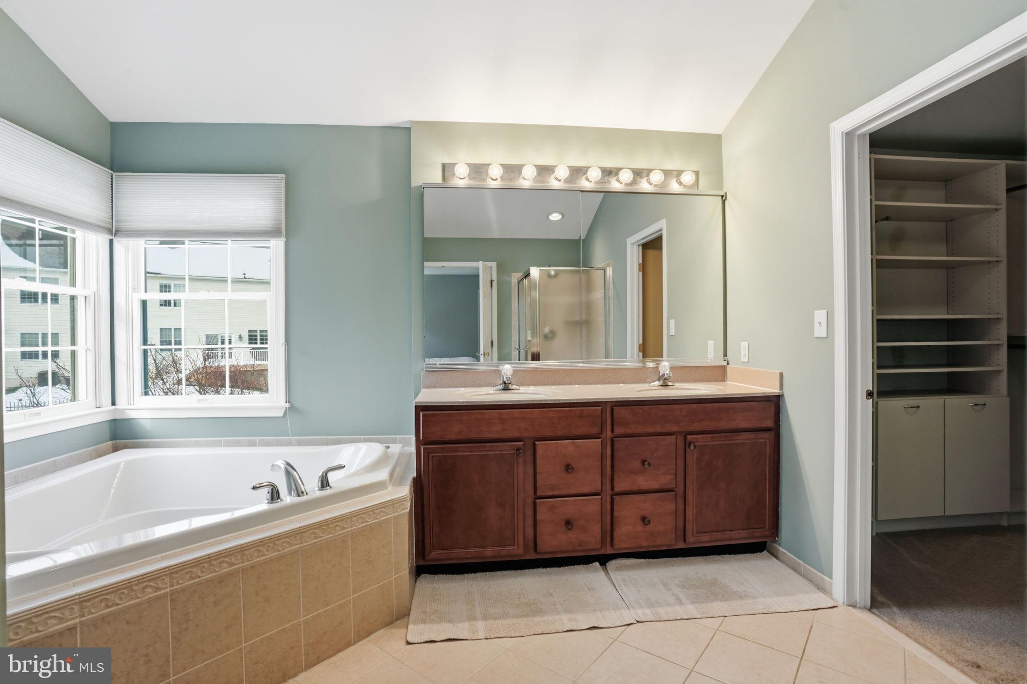 OVERLOOK AT NEWTOWN - Residential