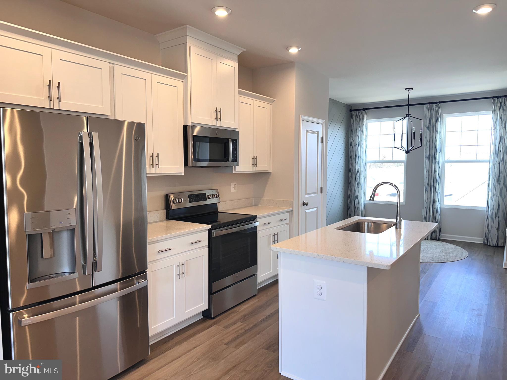 PRESIDENTS POINTE - Residential Lease