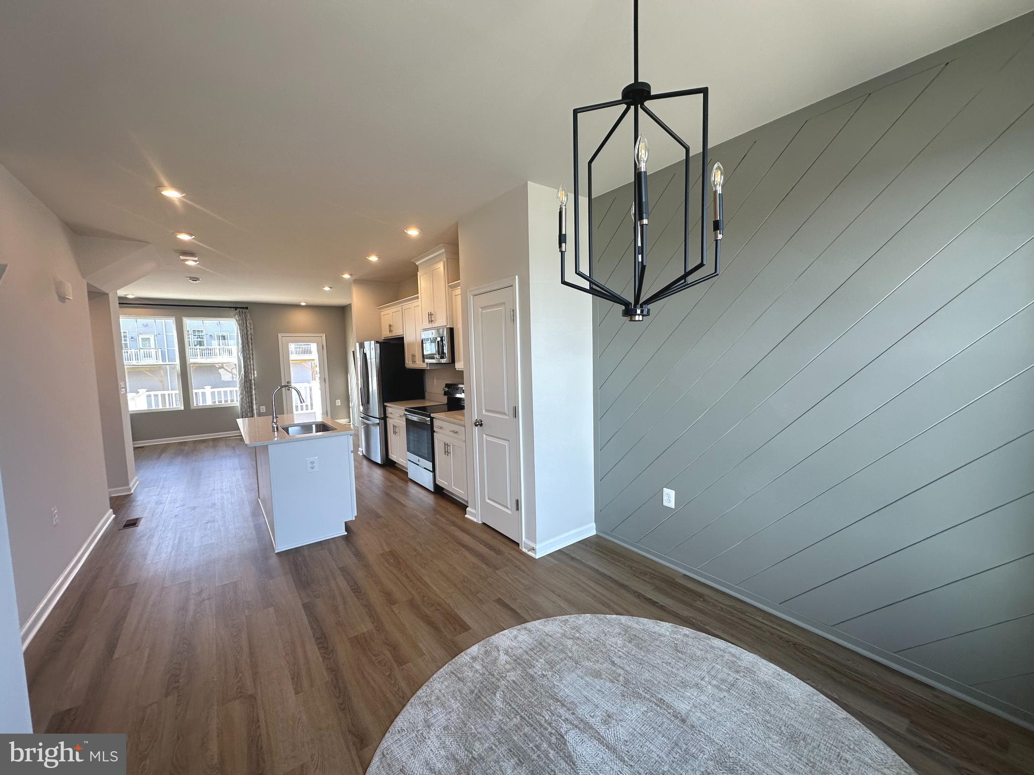 PRESIDENTS POINTE - Residential Lease