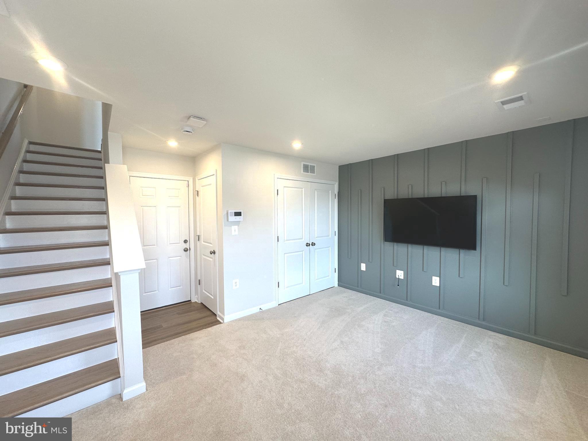 PRESIDENTS POINTE - Residential Lease