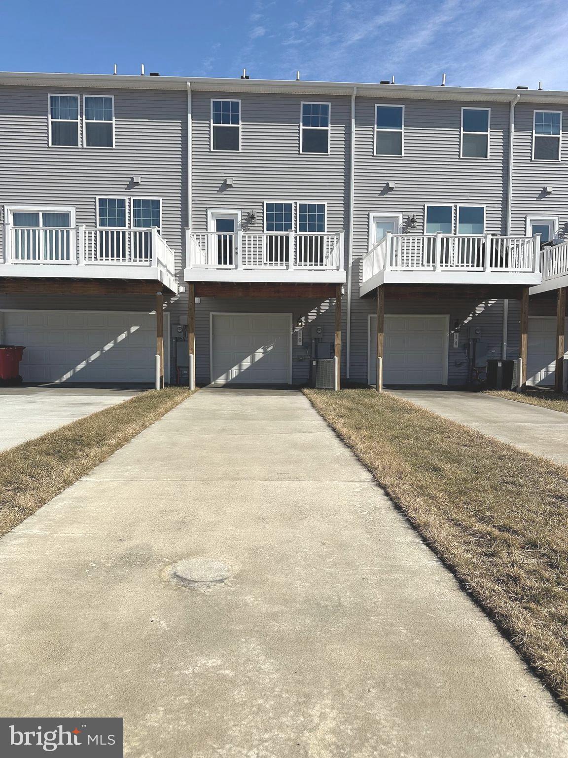 PRESIDENTS POINTE - Residential Lease