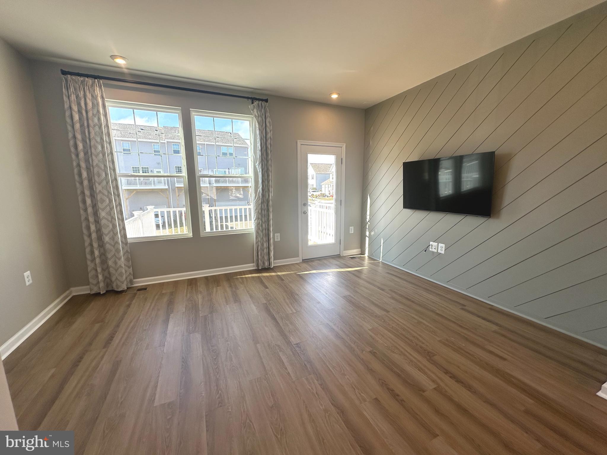 PRESIDENTS POINTE - Residential Lease