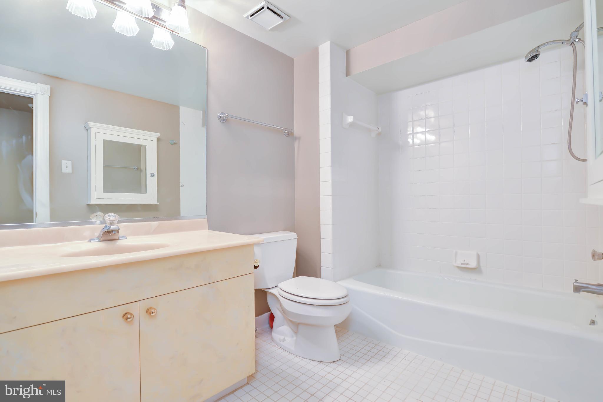 PRINCE STREET CLUB - Residential Lease