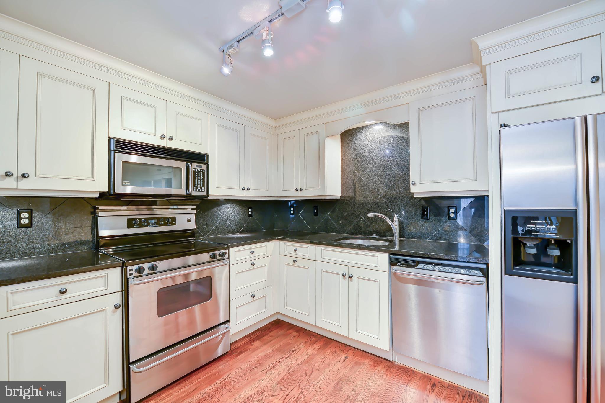 PRINCE STREET CLUB - Residential Lease