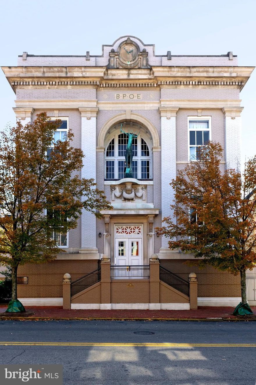 In the heart of Old Town! Dramatic and light filled condo with 2 BR and 2 BA plus garage parking space with direct/private access into unit plus main lobby entrance. Beautiful tall windows, soaring ceilings, heart pine floors, and architectural details contribute to the sophistication throughout. Master suite w/great closets. LB located on east side of building. Pets allowed case by case.