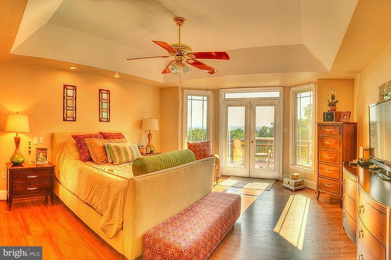 THUMB RUN MT EST - Residential