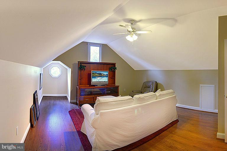 THUMB RUN MT EST - Residential