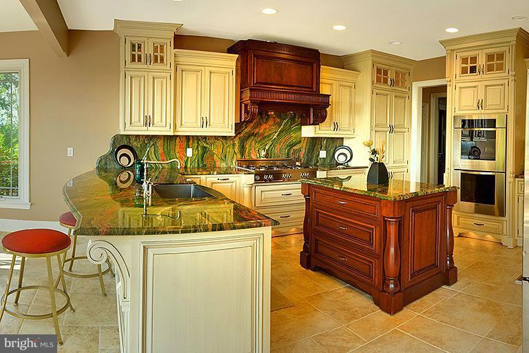 THUMB RUN MT EST - Residential