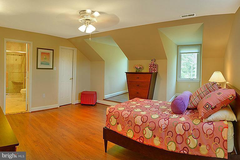 THUMB RUN MT EST - Residential