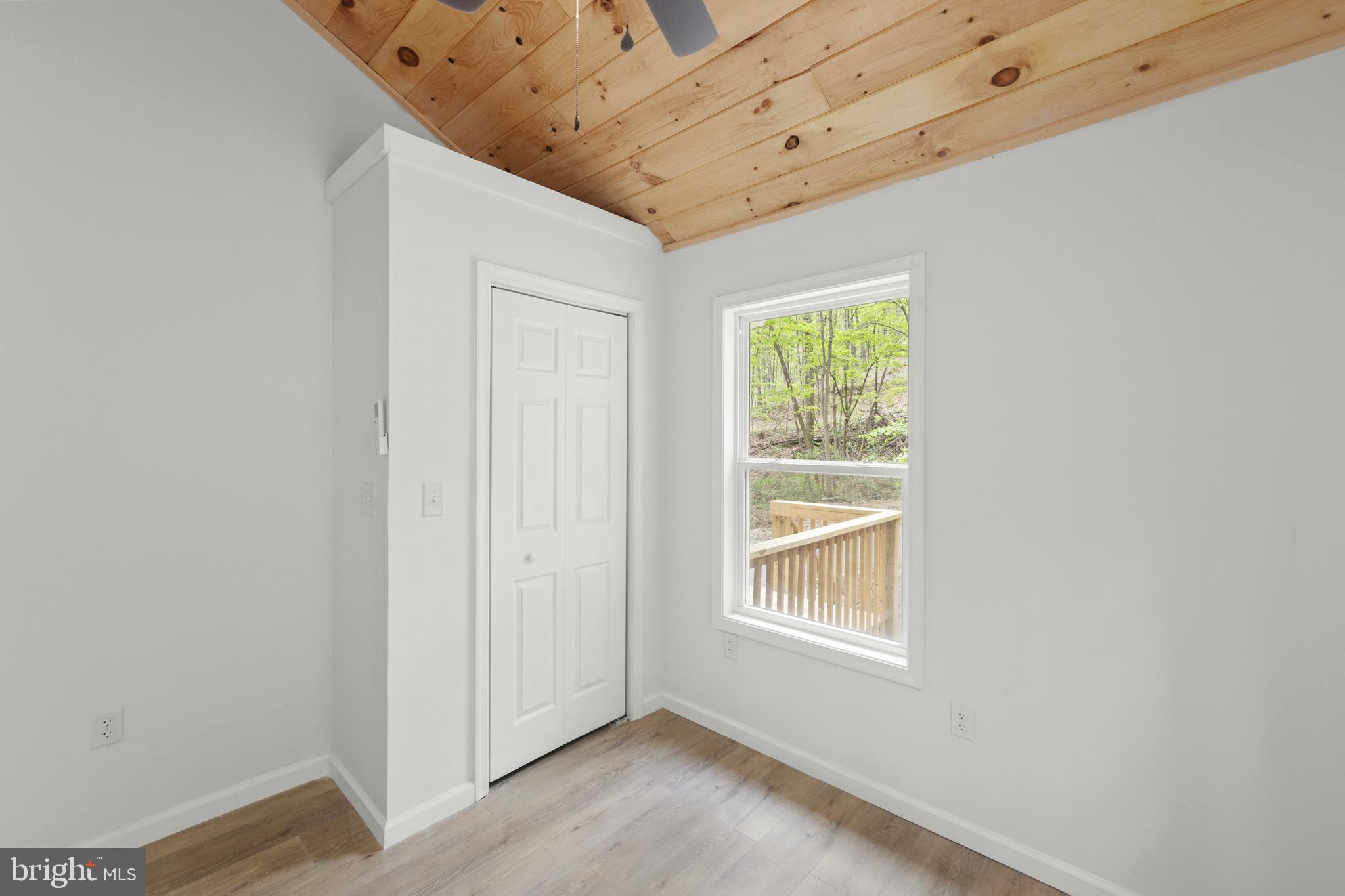 MOUNTAIN VIEW ESTATES - Residential