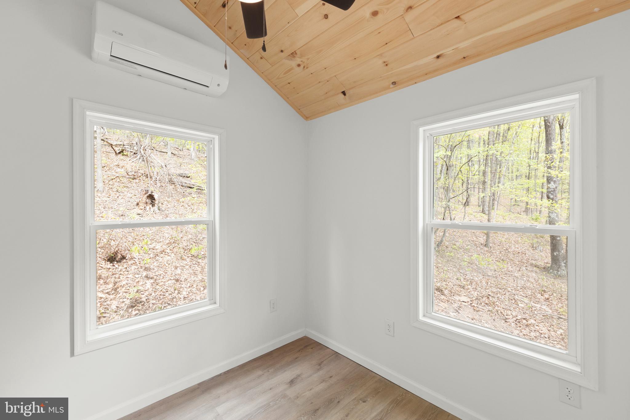 MOUNTAIN VIEW ESTATES - Residential