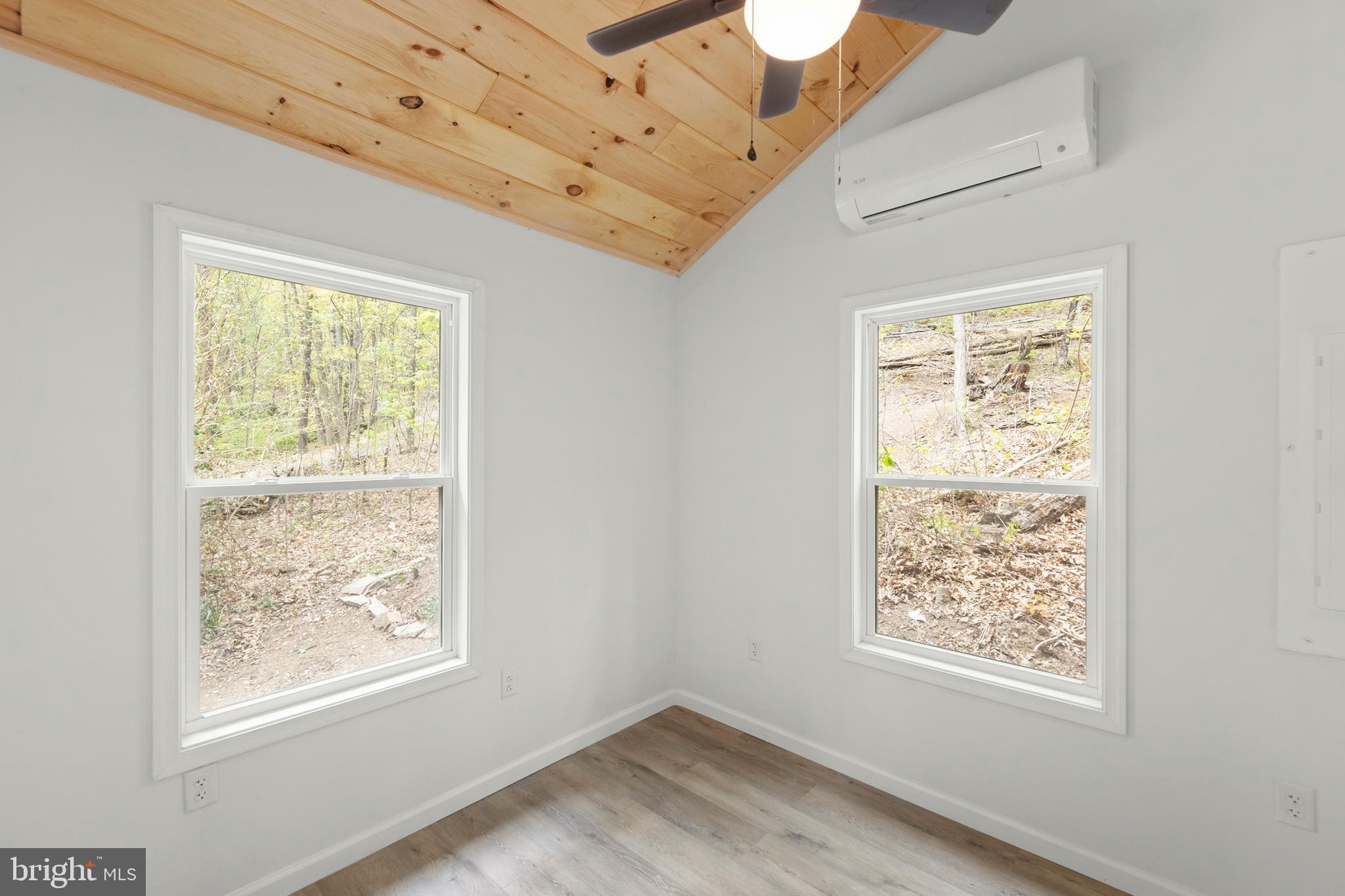 MOUNTAIN VIEW ESTATES - Residential