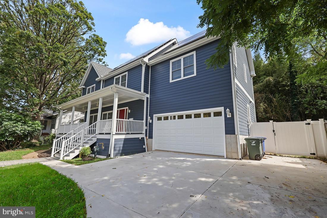 2115 MILITARY ROAD