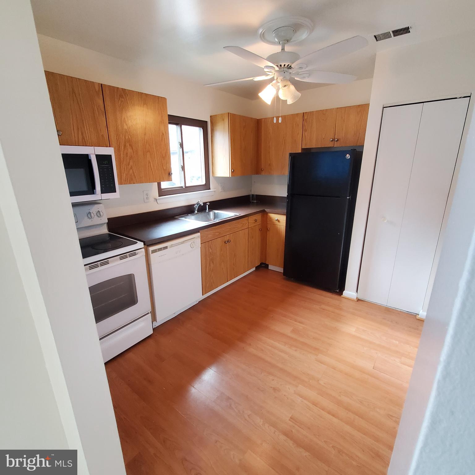 PINEWOOD PARK - Residential Lease