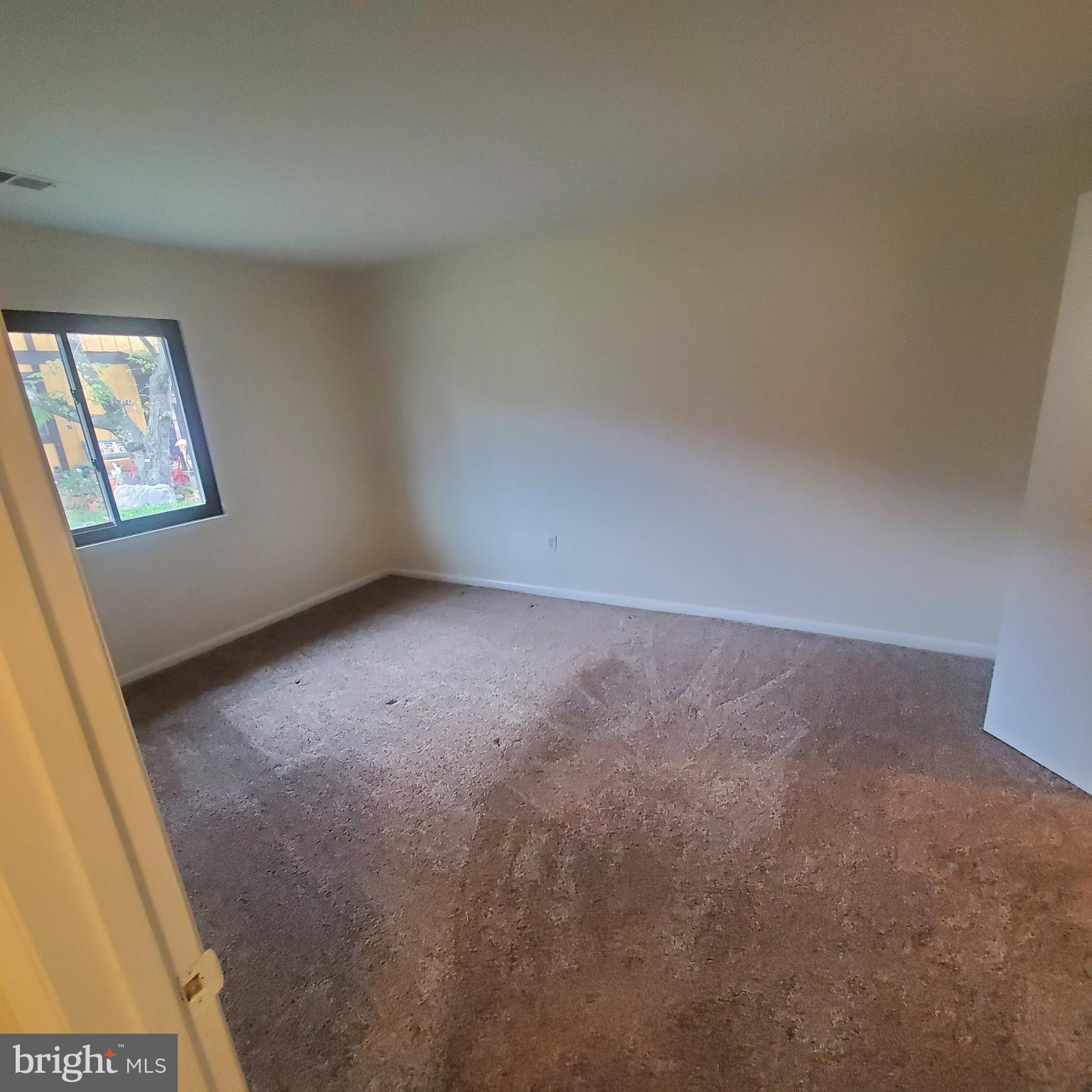 PINEWOOD PARK - Residential Lease