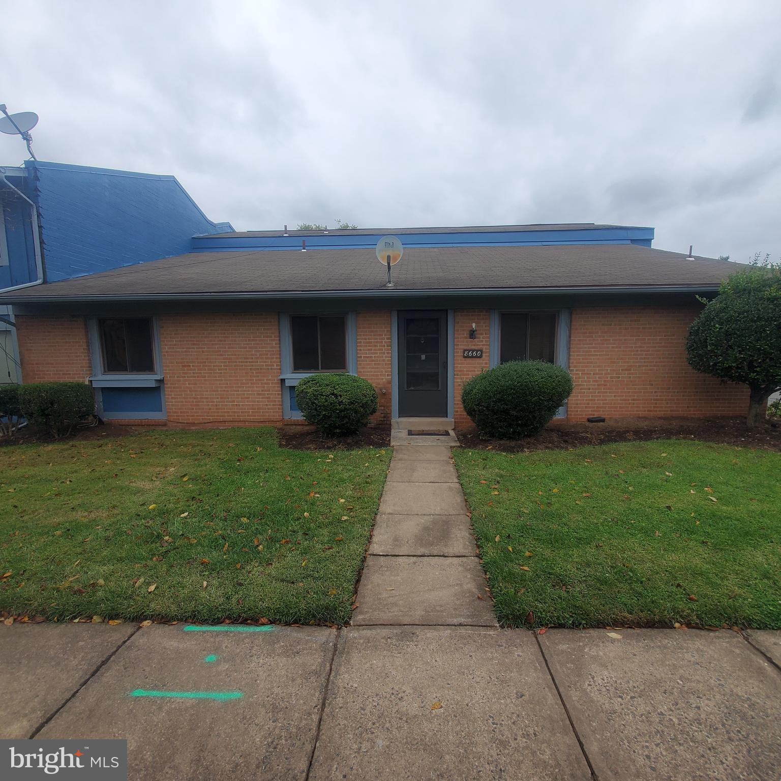 PINEWOOD PARK - Residential Lease