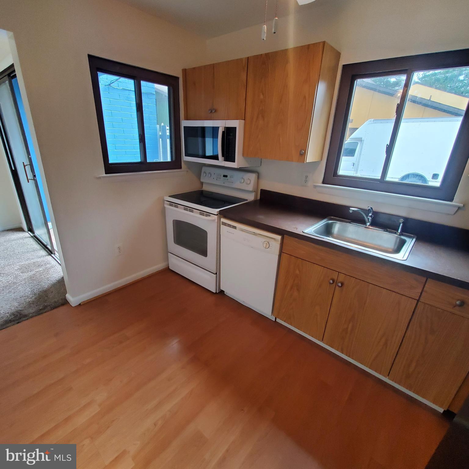 PINEWOOD PARK - Residential Lease