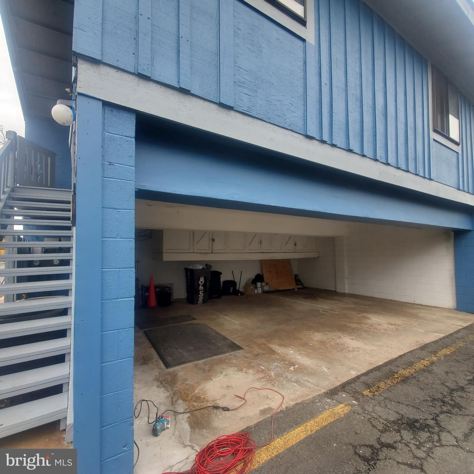 PINEWOOD PARK - Residential Lease