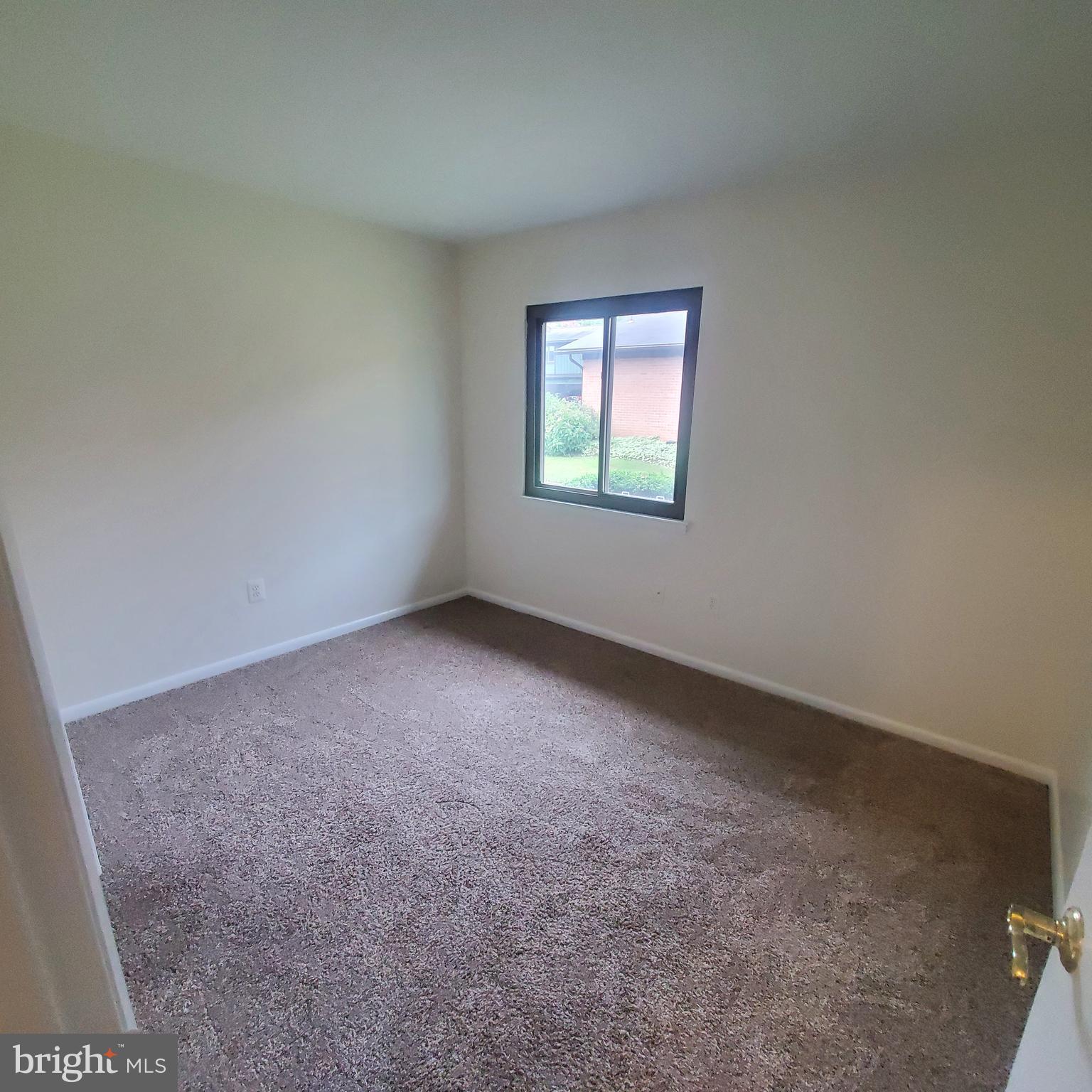 PINEWOOD PARK - Residential Lease