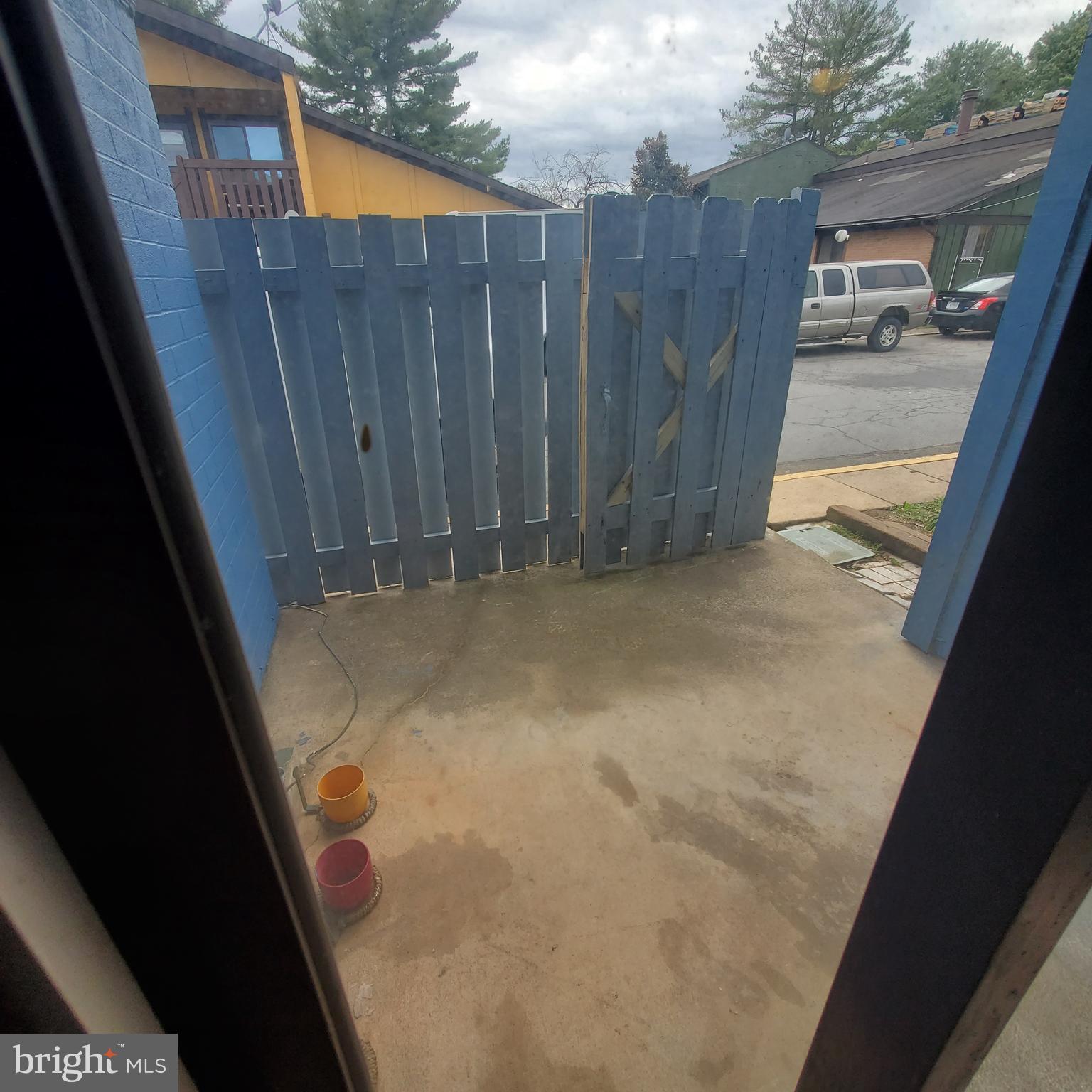 PINEWOOD PARK - Residential Lease