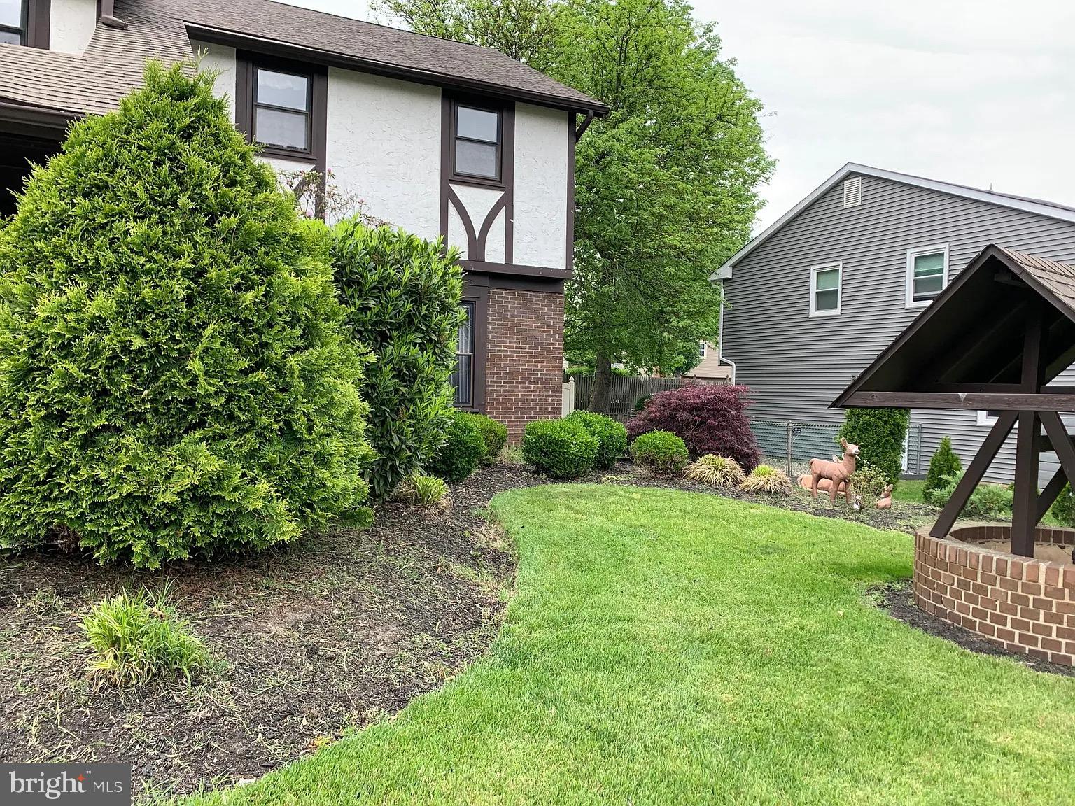 1613 MAYFLOWER LANE