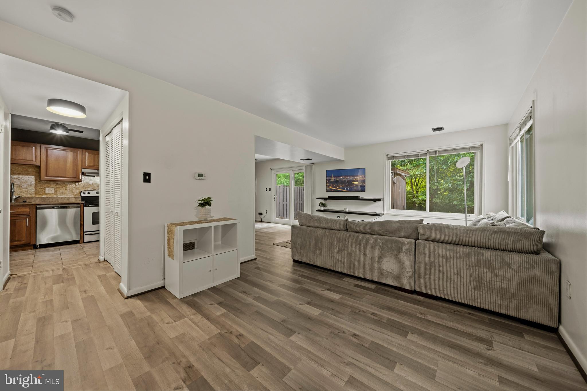 33 CABLE HOLLOW WAY 49-1