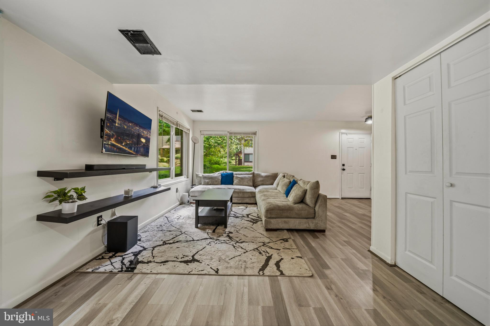 33 CABLE HOLLOW WAY 49-1