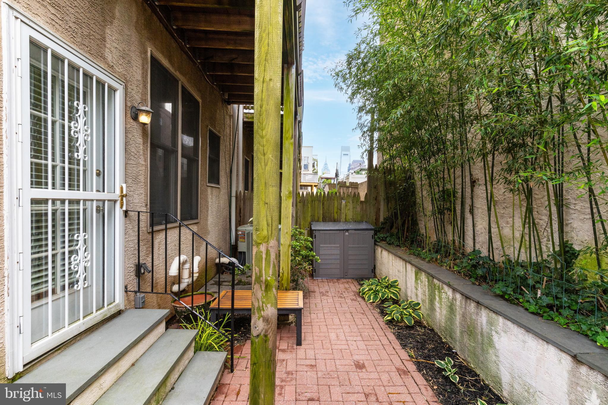 FAIRMOUNT - Residential